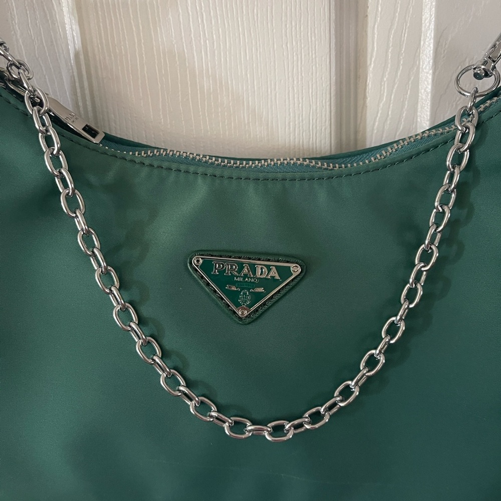 Prada Emerald Green Shoulder Bag, RE-Edition 2005.  Like new!! - Picture 4 of 13